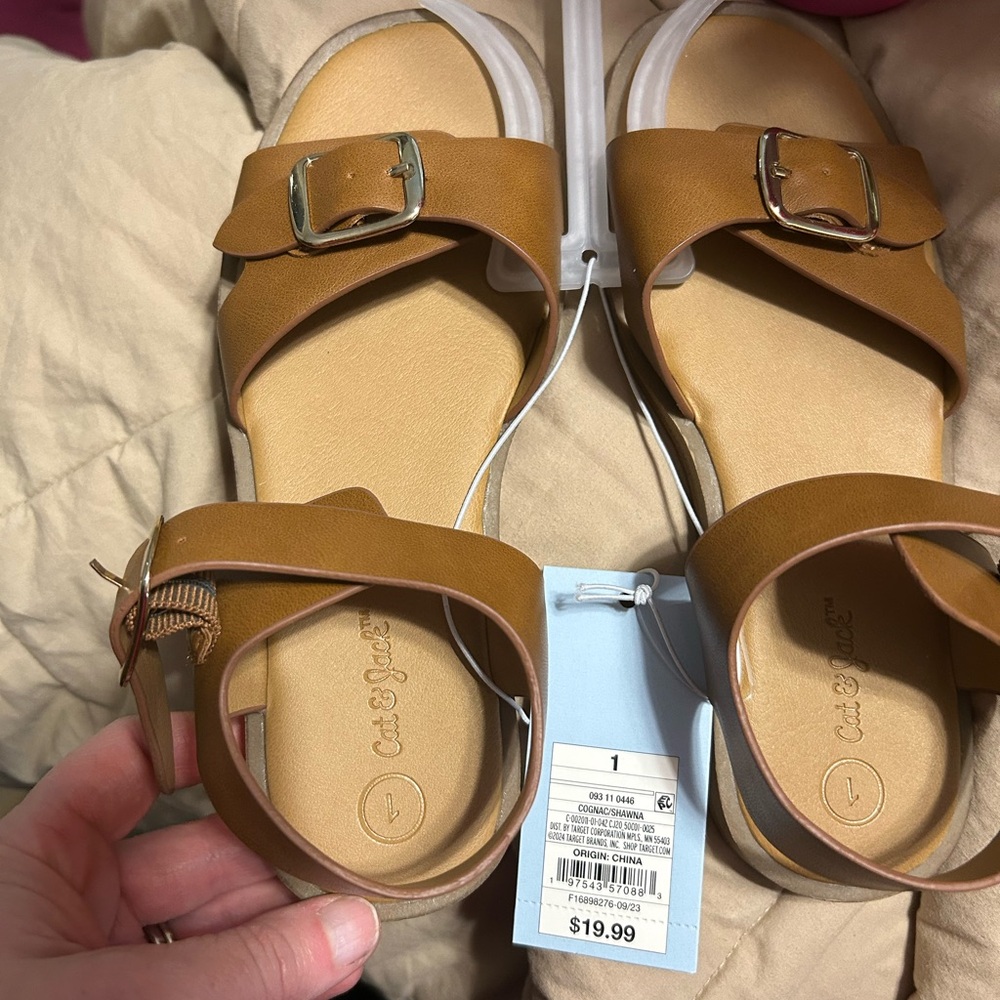 NWT Girls Brown Cat & Jack Sandals